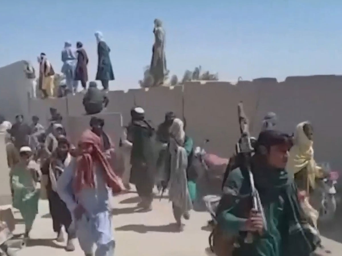 После восторженной стрельбы талибов в воздух погибли 17 человек